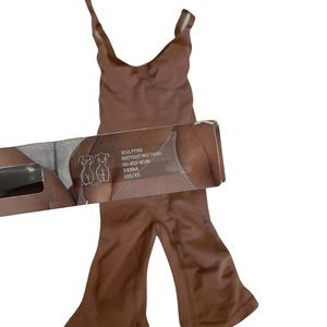 SKIMS Sienna Sculpting Bodysuit Mid Thigh
